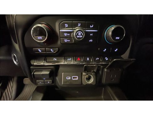 Used 2021 Chevrolet Silverado 1500 LT Trail Boss w/ LT Trail Boss Premium Package AWD/4WD image 15
