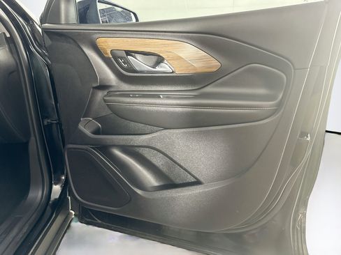 Used 2018 GMC Terrain SLE w/ Driver Convenience Package FWD image 30