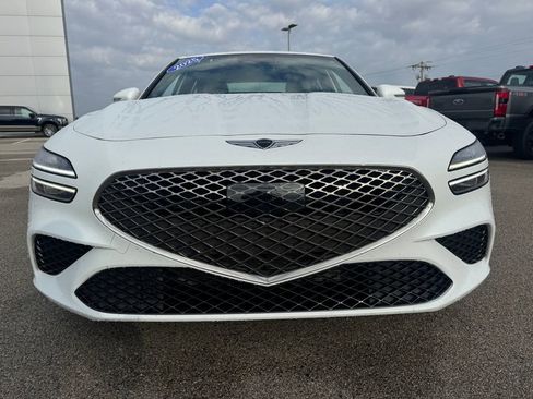 Used 2025 Genesis G70 2.5T RWD image 9
