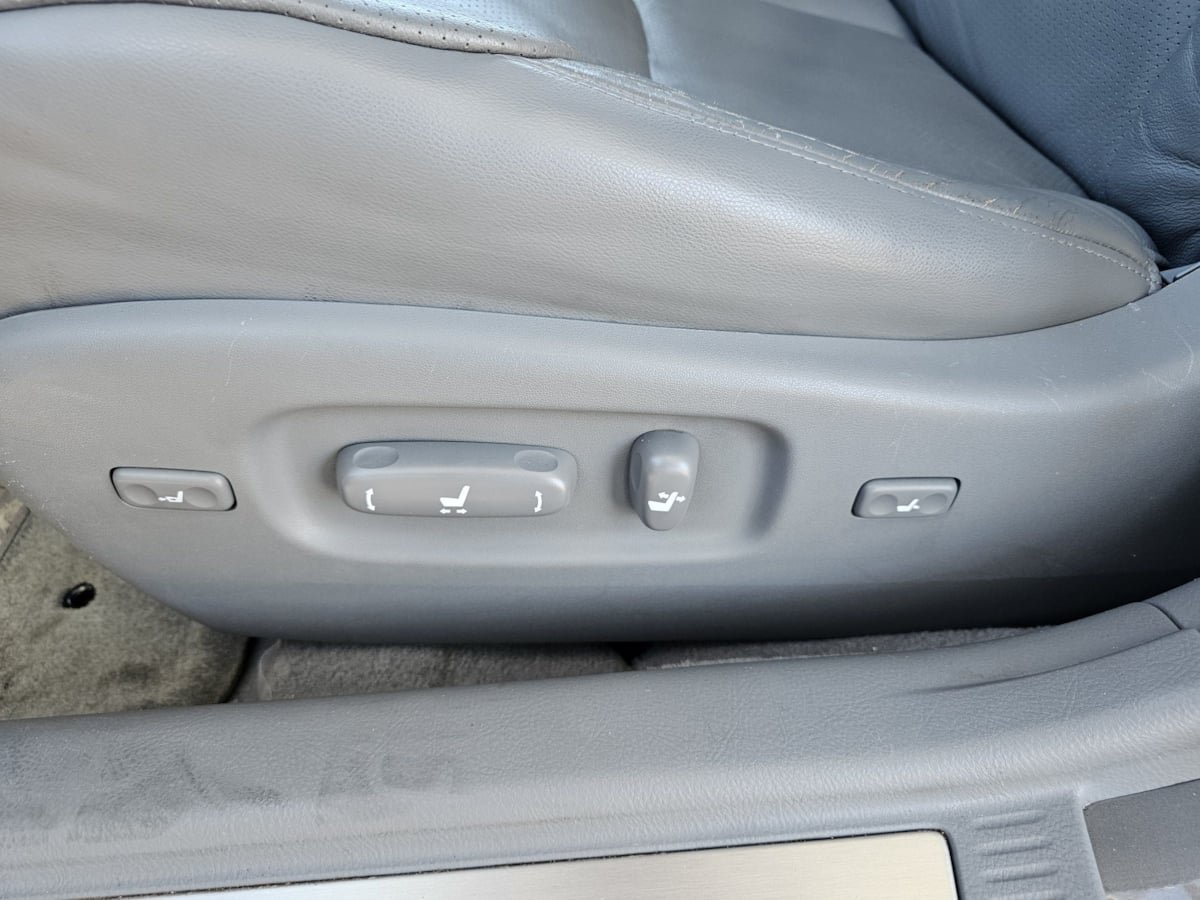 Used 2006 Toyota Avalon Limited FWD image 12
