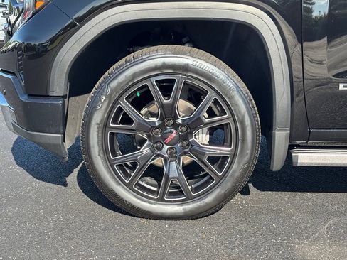 Used 2025 GMC Sierra 1500 Denali w/ Denali Reserve Package AWD/4WD image 11