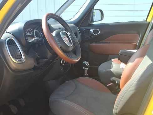 Used 2014 FIAT 500L Trekking w/ Popular Equipment Group FWD image 7