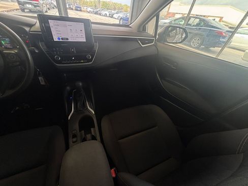 Used 2023 Toyota Corolla LE image 34