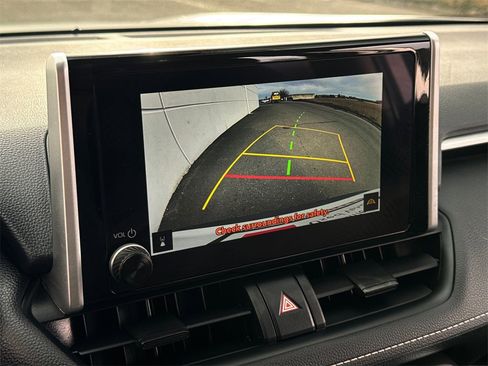 Used 2025 Toyota RAV4 LE image 23