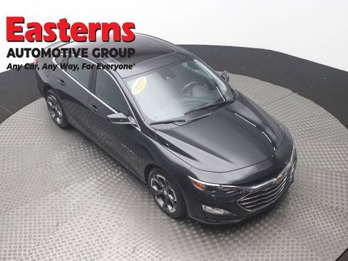 Used 2023 Chevrolet Malibu LT image 3