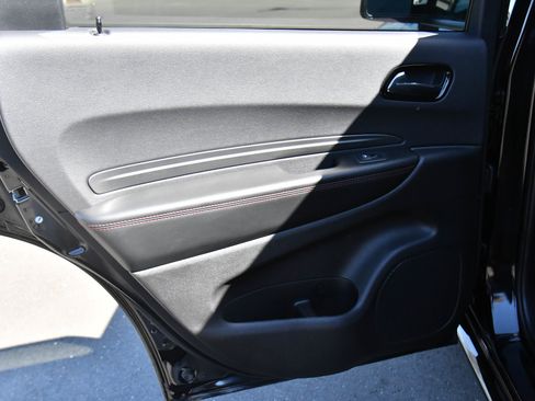 Used 2025 Dodge Durango GT AWD/4WD image 38