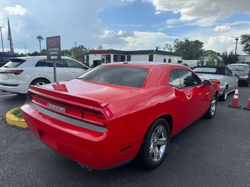 Used 2013 Dodge Challenger R/T RWD image 4
