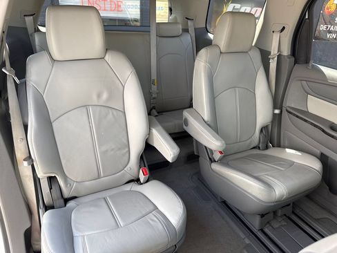 Used 2013 GMC Acadia SLT AWD/4WD image 16