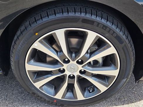 Used 2020 Hyundai Elantra GT FWD image 9