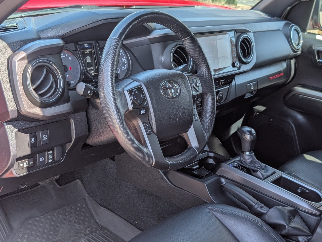 Used 2023 Toyota Tacoma TRD Sport w/ TRD Premium Sport Package AWD/4WD image 14