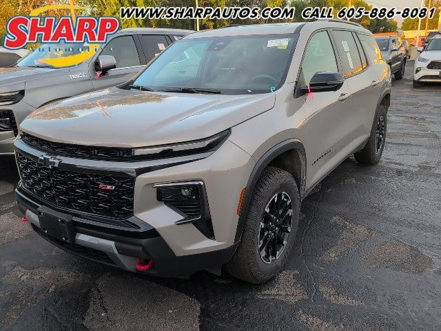 Used 2026 Chevrolet Traverse Z71 w/ LPO, Floor Liner Package AWD/4WD image 1