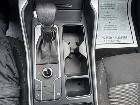 Used 2022 Kia Sorento LX image 25