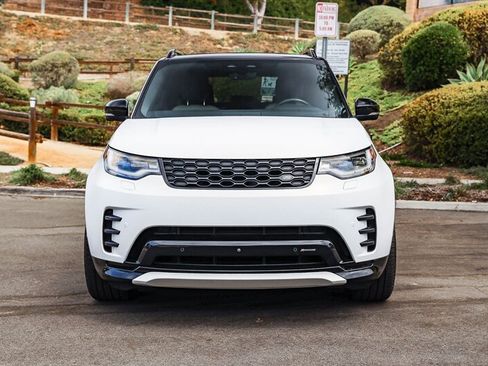 Used 2023 Land Rover Discovery HSE R-Dynamic AWD/4WD image 8