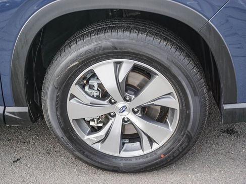 Used 2024 Subaru Ascent Premium w/ Convenience Package image 9