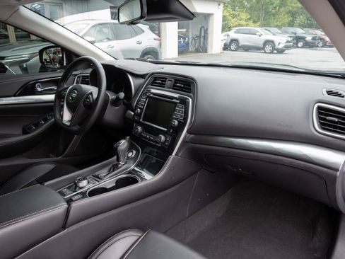 Used 2022 Nissan Maxima SV w/ Floor Mat Group FWD image 34