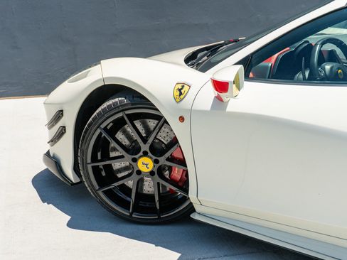 Used 2014 Ferrari 458 Spider RWD image 51