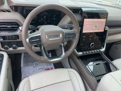 Used 2025 GMC Yukon Denali w/ Sun & Power Step Package image 45