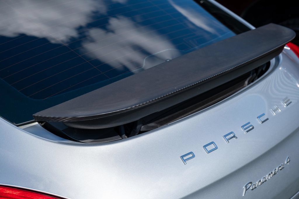 Used 2016 Porsche Panamera RWD image 42