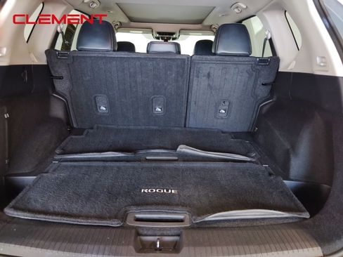 Used 2023 Nissan Rogue SL w/ SL Premium Package image 10