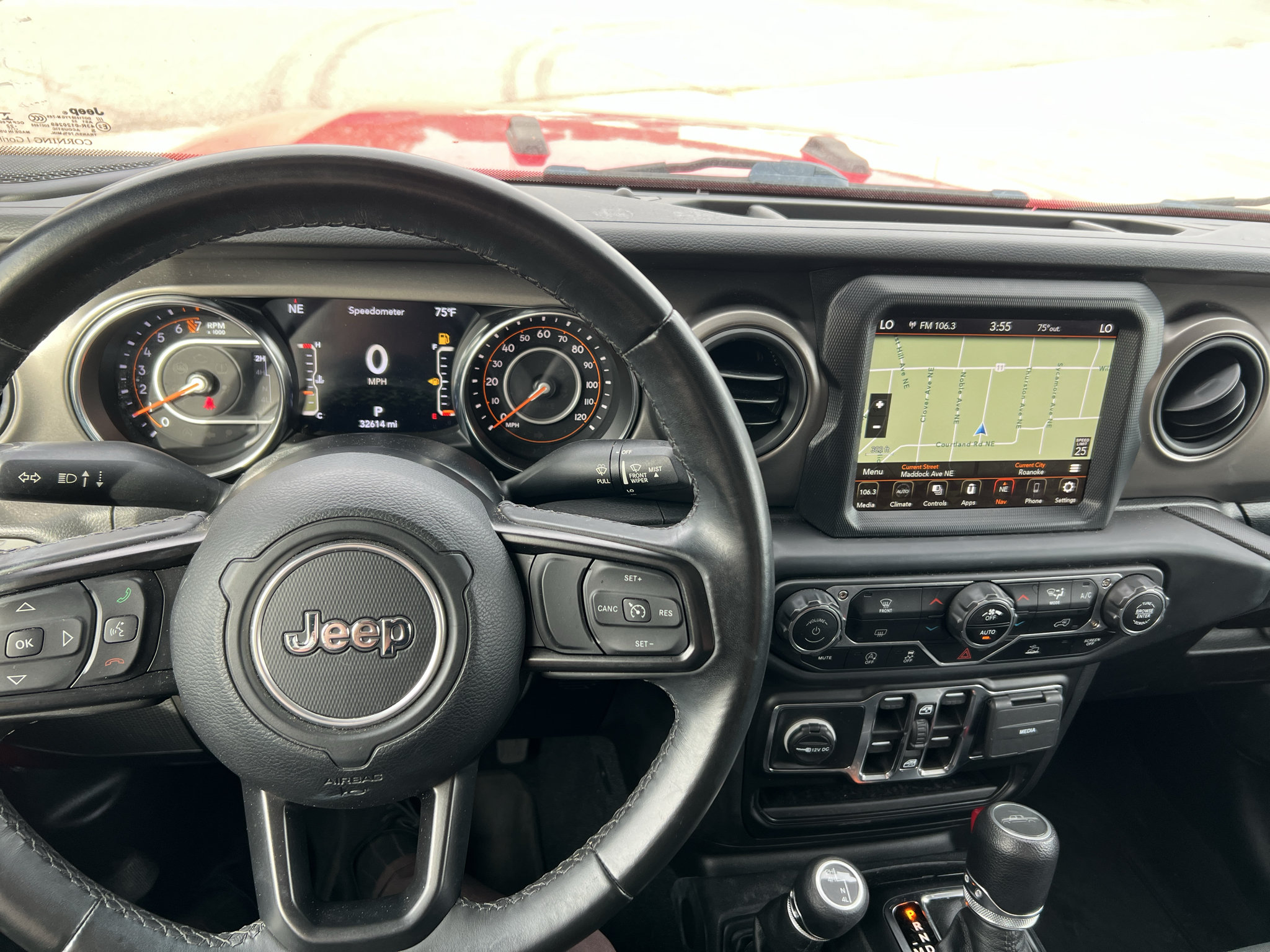 Used 2022 Jeep Gladiator Sport AWD/4WD image 13