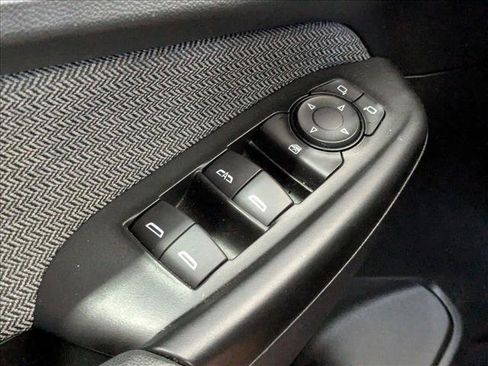 Used 2021 Chevrolet TrailBlazer LT w/ Convenience Package FWD image 12