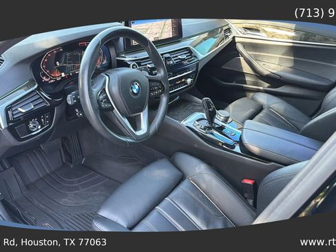 Used 2022 BMW 530i w/ Premium Package RWD image 24