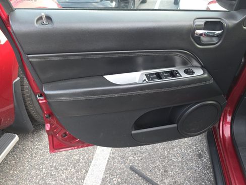 Used 2015 Jeep Compass High Altitude image 11