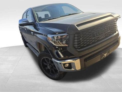 Used 2021 Toyota Tundra Limited w/ Limited Premium Package AWD/4WD image 2