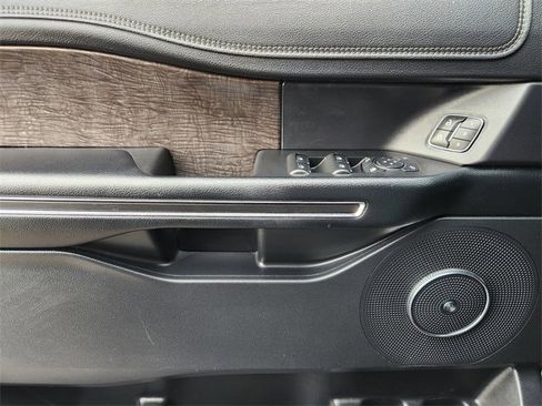 Used 2021 Ford Expedition Limited image 22