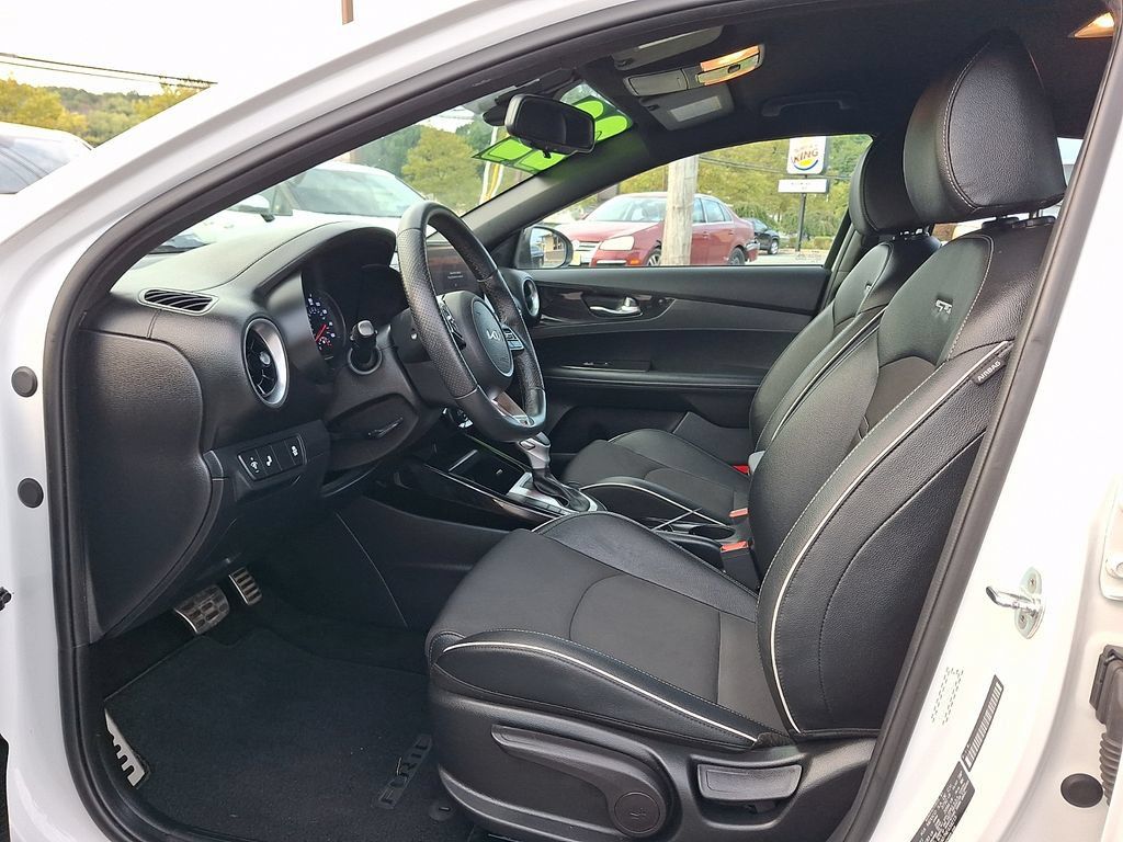 Certified 2022 Kia Forte GT-Line FWD image 13