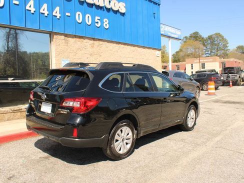 Used 2017 Subaru Outback 2.5i Premium AWD/4WD image 5