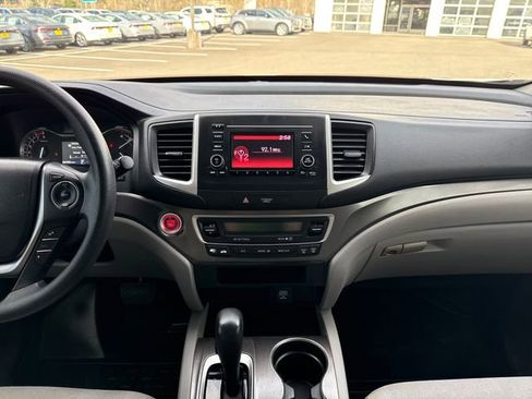 Used 2017 Honda Pilot LX image 26