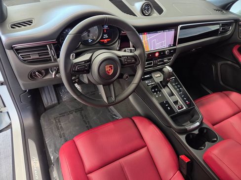 New 2026 Porsche Macan S image 4