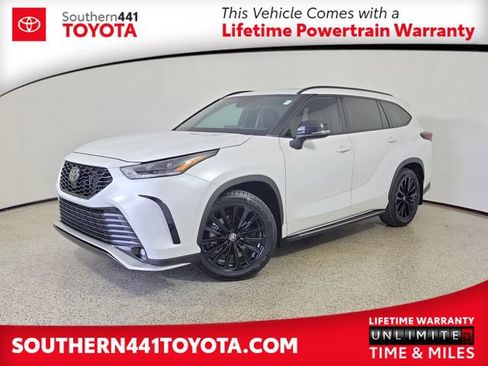 Used 2024 Toyota Highlander XSE FWD image 1