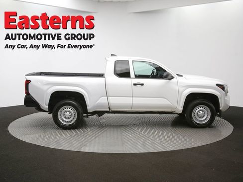 Used 2024 Toyota Tacoma SR image 41