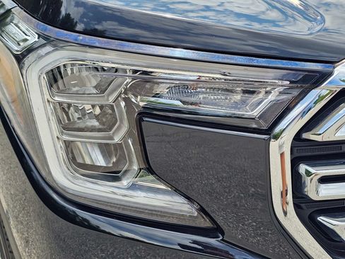 Used 2024 GMC Terrain SLT AWD/4WD image 4