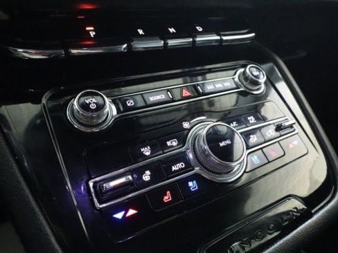 Used 2022 Lincoln Corsair AWD w/ Equipment Group 101A image 18