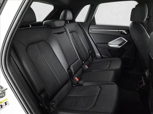 Used 2023 Audi Q3 2.0T Premium w/ Convenience Package AWD/4WD image 21