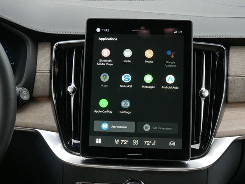 New 2026 Volvo XC90 T8 Plus w/ Protection Package Premier image 8