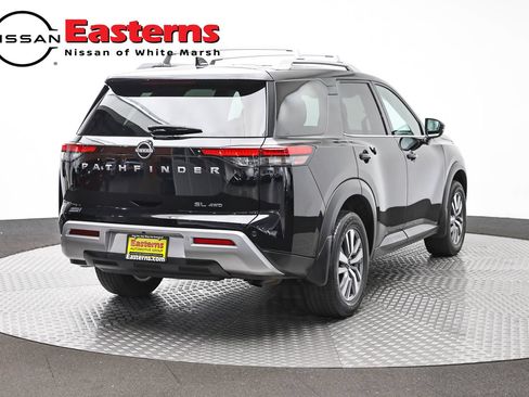 Used 2023 Nissan Pathfinder SL AWD/4WD image 5