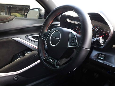 Used 2018 Chevrolet Camaro ZL1 RWD image 15