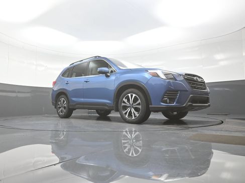 Used 2022 Subaru Forester Limited AWD/4WD image 9