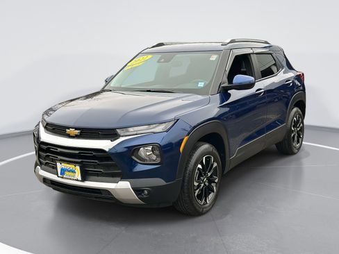 Certified 2022 Chevrolet TrailBlazer LT w/ Driver Confidence Package image 3