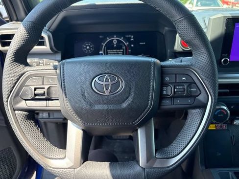 Used 2025 Toyota Tacoma TRD Off-Road w/ TRD Off Road Upgrade Package AWD/4WD image 10