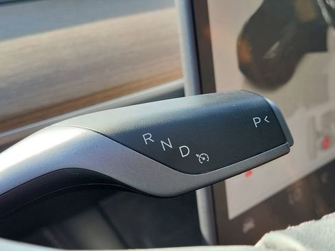 Used 2022 Tesla Model Y Performance image 30