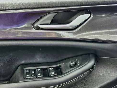 Used 2023 Jeep Grand Cherokee Laredo image 19