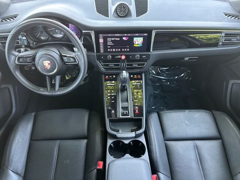 Certified 2025 Porsche Macan AWD/4WD image 6