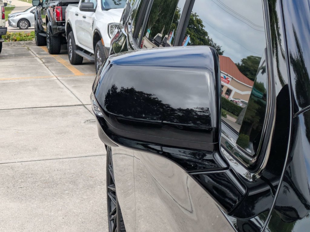 Used 2025 Cadillac Escalade V AWD/4WD image 10