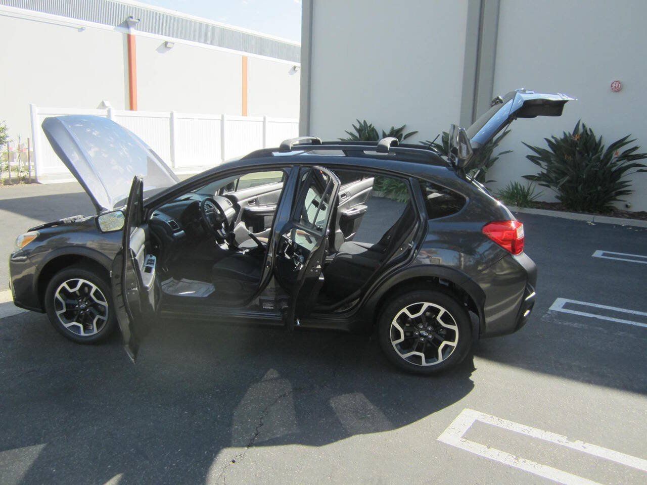 Used 2017 Subaru Crosstrek 2.0i AWD/4WD image 9
