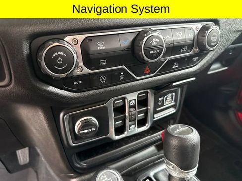 Used 2024 Jeep Gladiator Sport AWD/4WD image 8